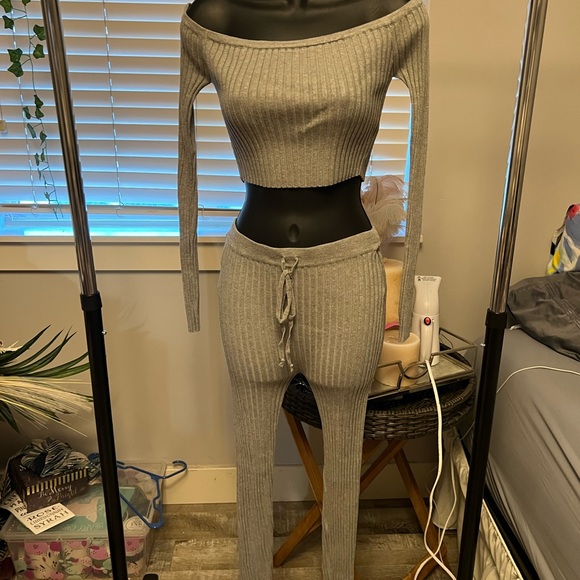 NWT two piece pants set - Picture 4 of 5